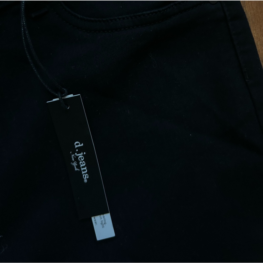 D. Jeans Black Denim Capri Pants Women’s Size 22W NWT 🖤 - Picture 3 of 8